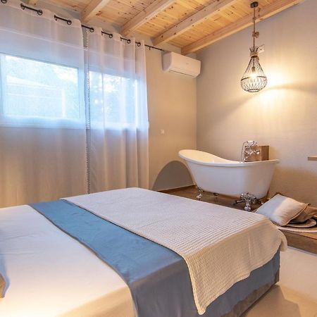Georgianna'S Suite With Private Pool , 'Blank Suite' Charokopio Exterior photo