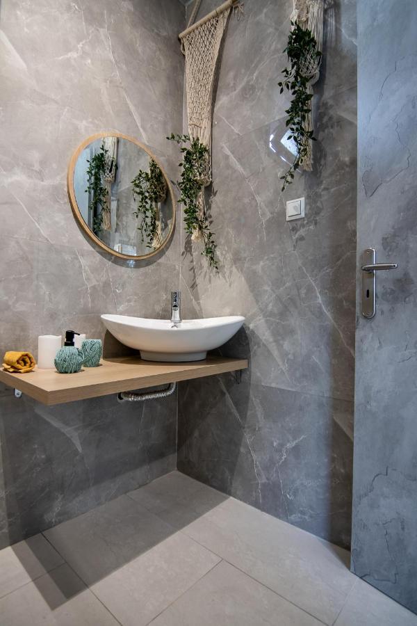 Georgianna'S Suite With Private Pool , 'Blank Suite' Charokopio Exterior photo